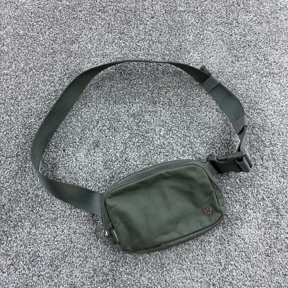 Lululemon Everywhere Belt Bag Olive Green Crossbody Fanny Pack - Picture 1 of 3